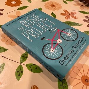 🌻3/$20 The Rosie Project Book by Graeme Simsion